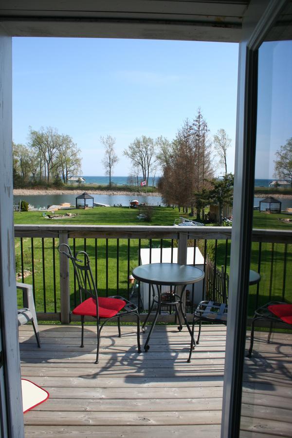 Hadovka Lakeside Inn Веллінґтон Екстер'єр фото